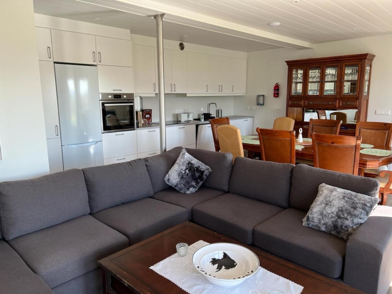 Laekjarkot Rooms And Cottages With Kitchen Borgarnes Exterior photo
